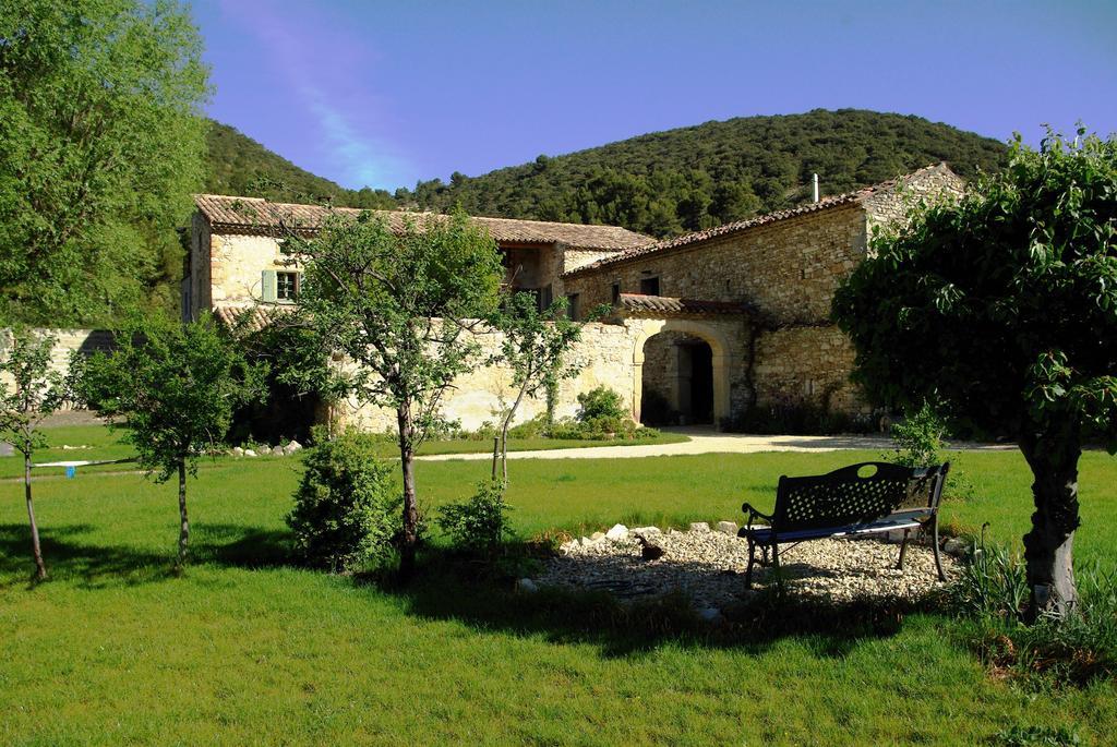 Le Mas De La Fontaine Bed and Breakfast Le Pegue Buitenkant foto