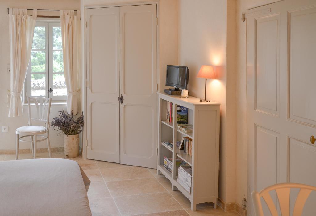 Le Mas De La Fontaine Bed and Breakfast Le Pegue Kamer foto