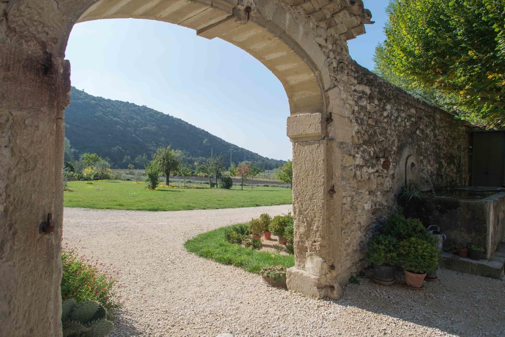 Le Mas De La Fontaine Bed and Breakfast Le Pegue Buitenkant foto