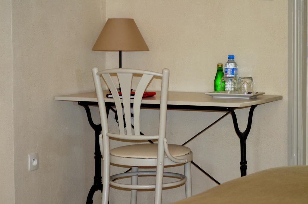 Le Mas De La Fontaine Bed and Breakfast Le Pegue Kamer foto