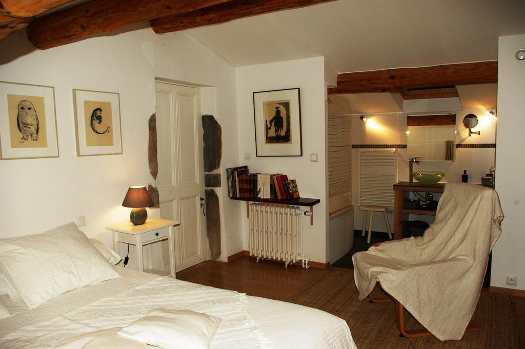 Le Mas De La Fontaine Bed and Breakfast Le Pegue Buitenkant foto